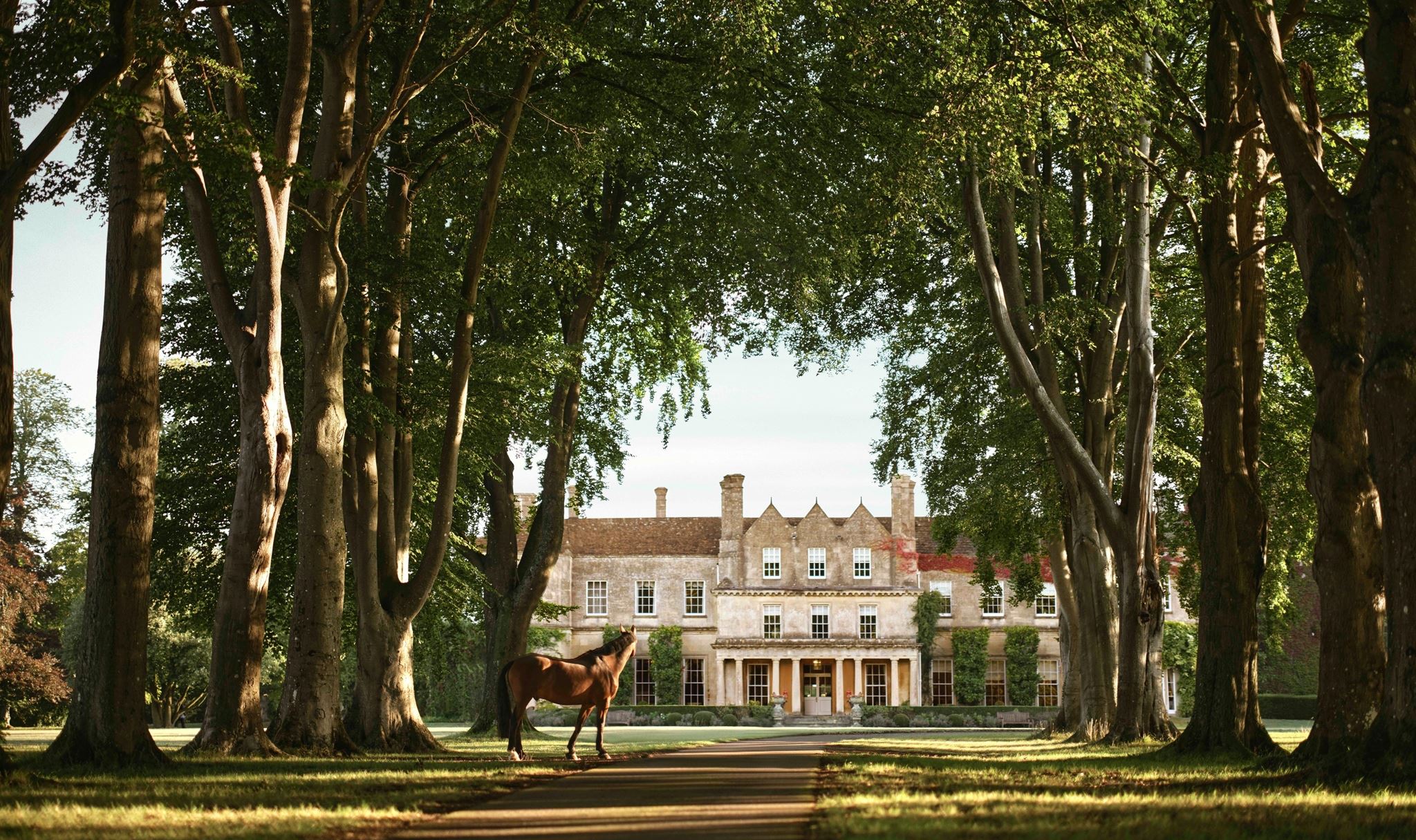 Η Emblems Collection καταφθάνει στο Ηνωμένο Βασίλειο με το Luckham Park Hotel & Spa