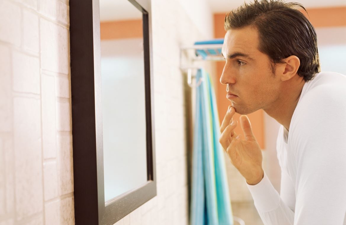 Απόκτησε ξανά τις νεανικές γωνίες του προσώπου σου