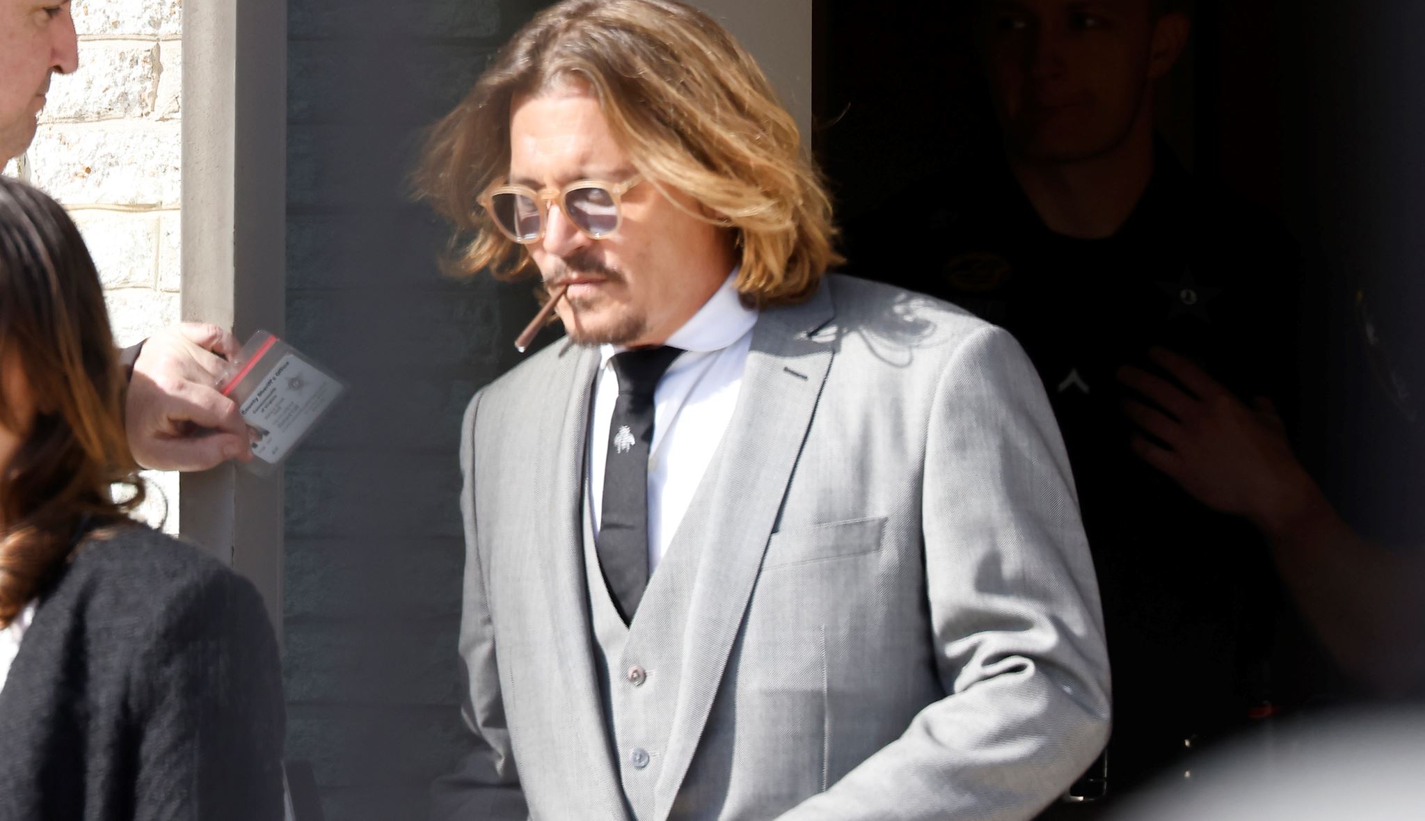 Το απίθανο ποσό που στοιχίζει μία θέση στη δίκη του Johnny Depp