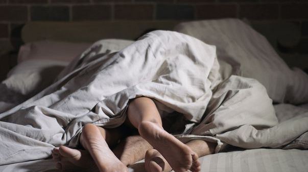 Γιατί βλέπουμε ερωτικά όνειρα και τι σημαίνουν