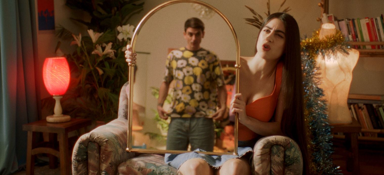 'Για να σε δω λίγο πιο παντελονάτο': H viral καμπάνια που μας αφορά όλους