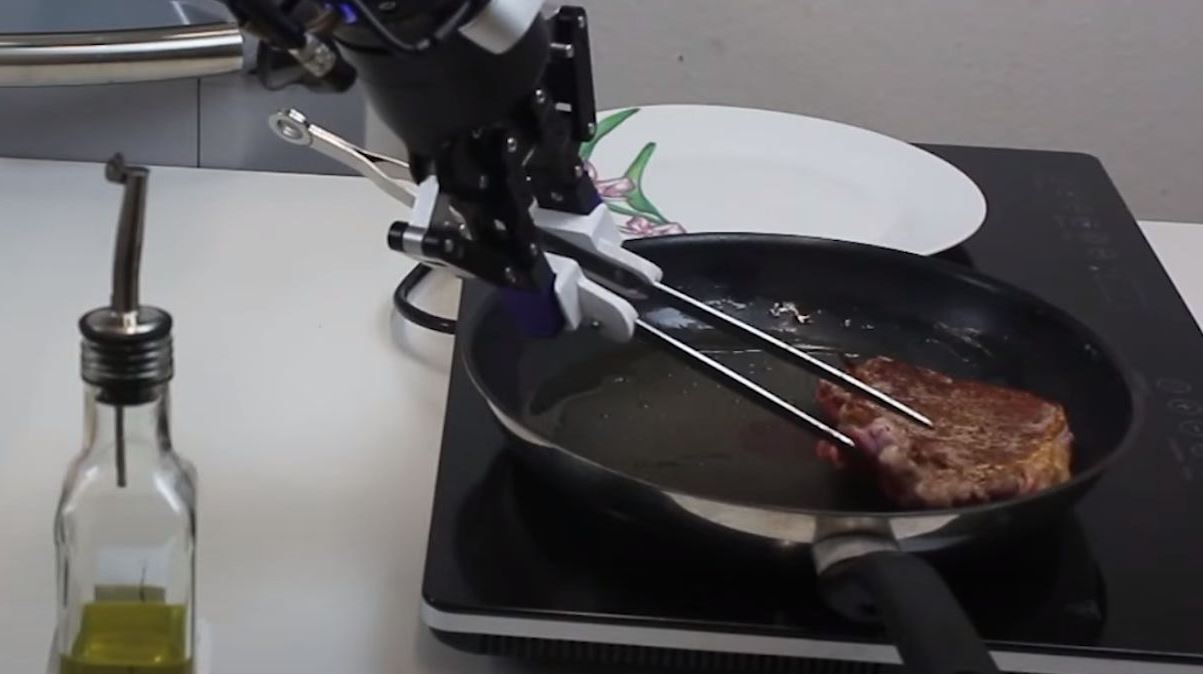 Θα εμπιστευόσουν τη μπριζόλα σου σε αυτό το ρομπότ για να την ψήσει;