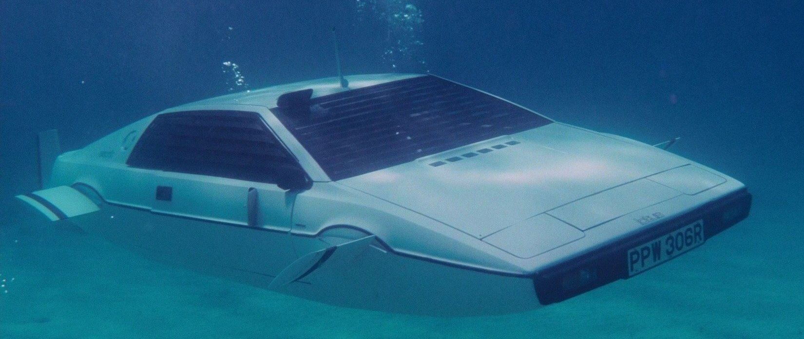 Η Τesla ετοιμάζει υποβρύχιο αυτοκίνητο