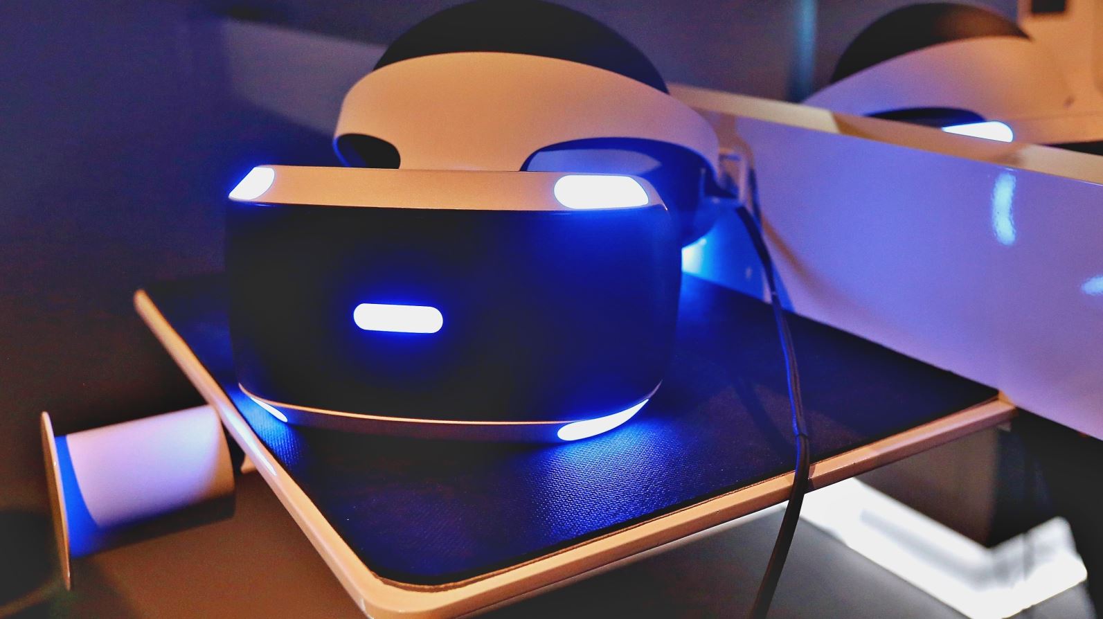 Μία πρώτη ματιά στη VR κάσκα του PlayStation 5