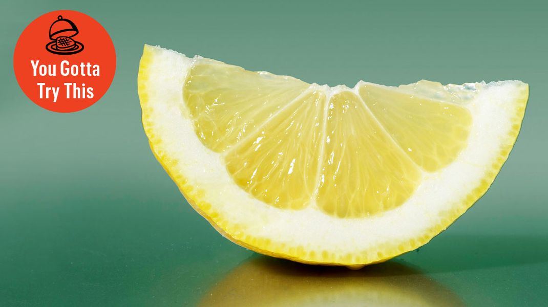 Ένα λεμόνι είναι το μόνο που χρειάζεσαι για να αναβαθμίσεις τη σχάρα σου