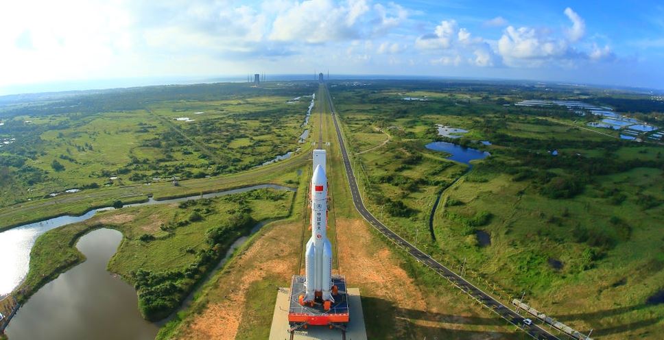 Τι πραγματικά ισχύει με τον κινέζικο πύραυλο που θα πέσει στη Γη