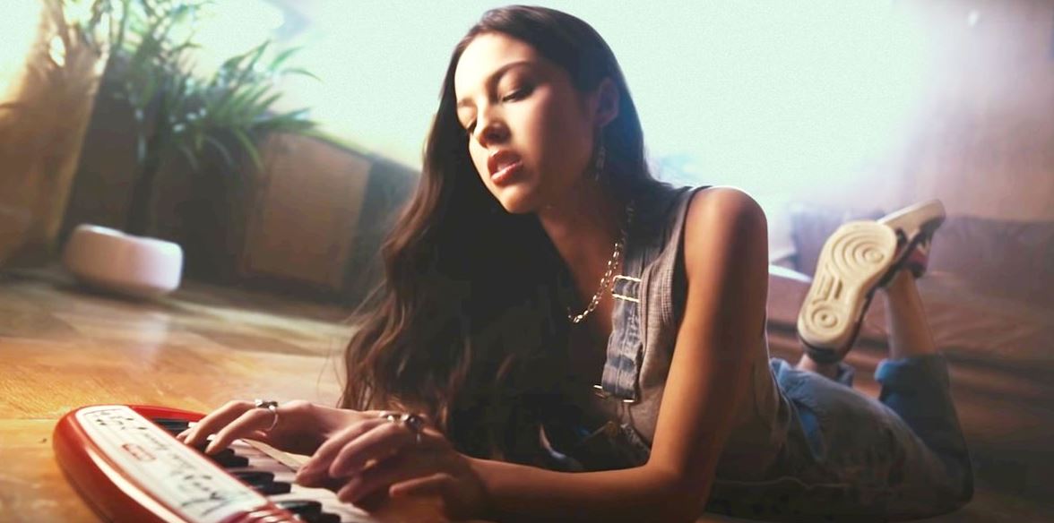 Η ιστορία του Drivers License, του νο.1 τραγουδιού του κόσμου αυτή τη στιγμή