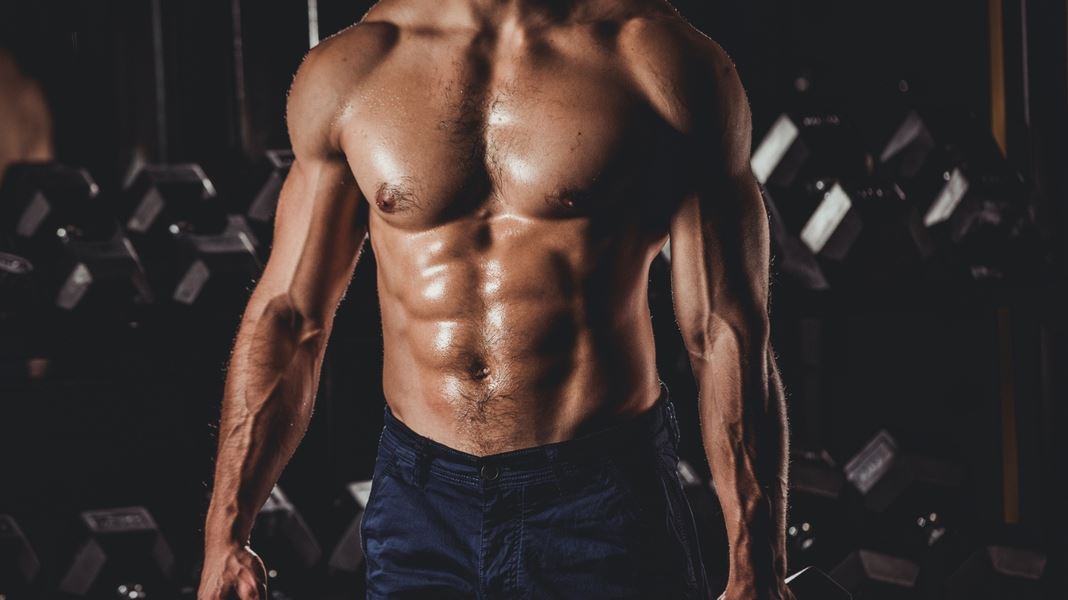 Αποκτώντας ανάγλυφο six pack