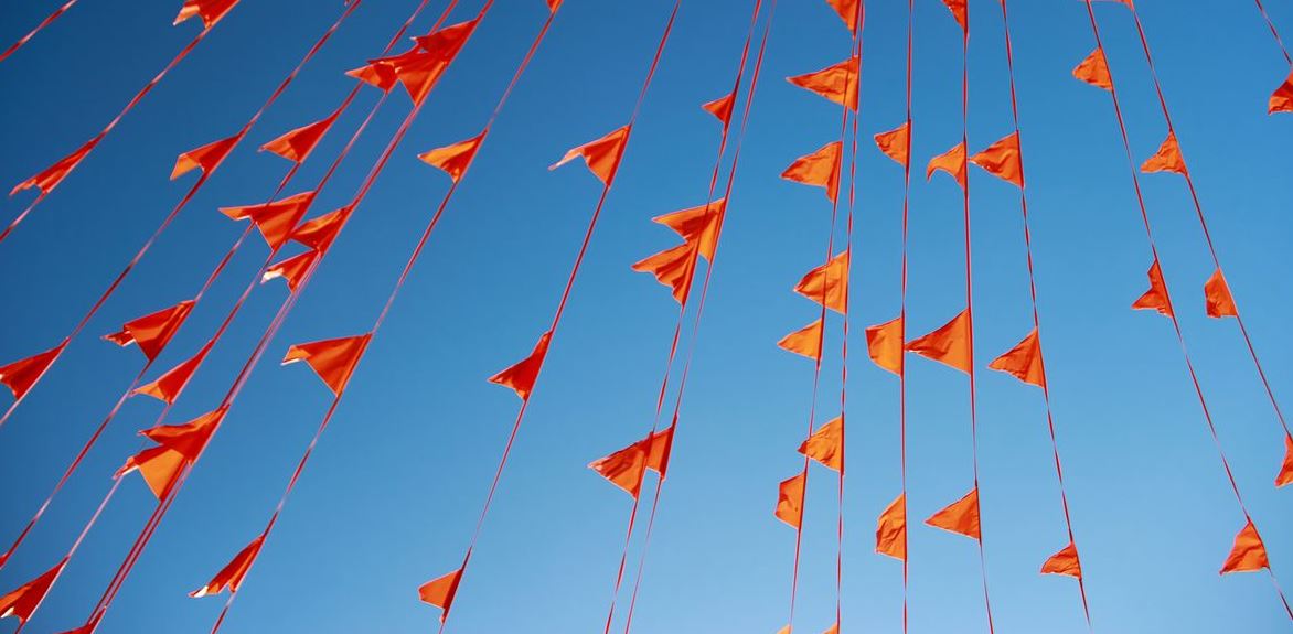 Τα Red Flag emojis είναι παντού στα social media. Αλλά γιατί;