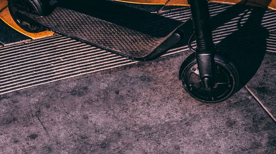 Το πρώτο ηλεκτρικό scooter της BMW