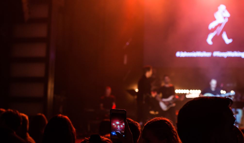 Johnnie Walker Keep Walking Together Tour: Αγαπημένα μπαρ της πόλης υποδέχονται νέους καλλιτέχνες