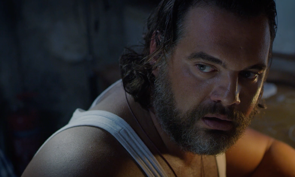 Ο Theo Alexander μένει μόνιμα εδώ