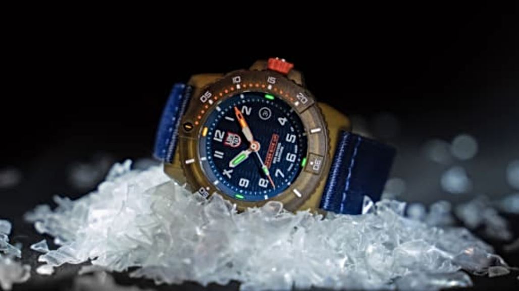 H Luminox παρουσιάζει το survival ρολόι του Bear Grylls