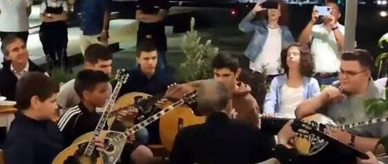 Η αγάπη του Σταύρου Ξαρχάκου για τη μουσική δεν έχει όρια