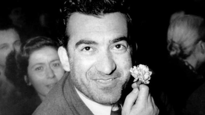 Νίκος Μπελογιάννης: Ο 'άνθρωπος με το γαρύφαλλο' που εκτελέστηκε στα 37 του