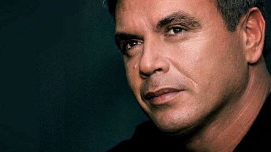 Πέθανε ο τραγουδιστής Μανώλης Λιδάκης