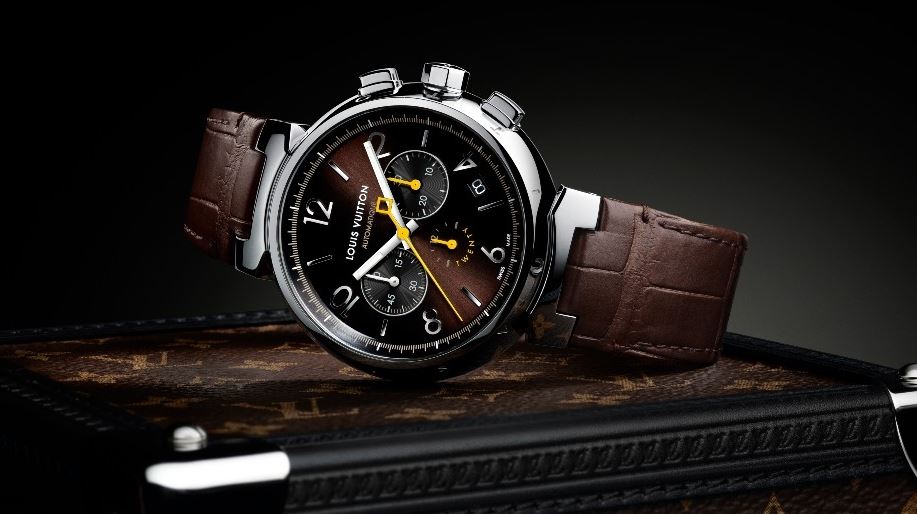 Ένα ταξίδι στον χρόνο με το Tambour Twenty του οίκου Louis Vuitton