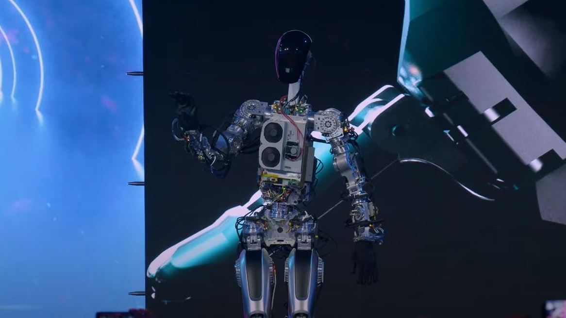 Το Tesla Bot του Elon Musk δεν ενθουσίασε τους ειδικούς