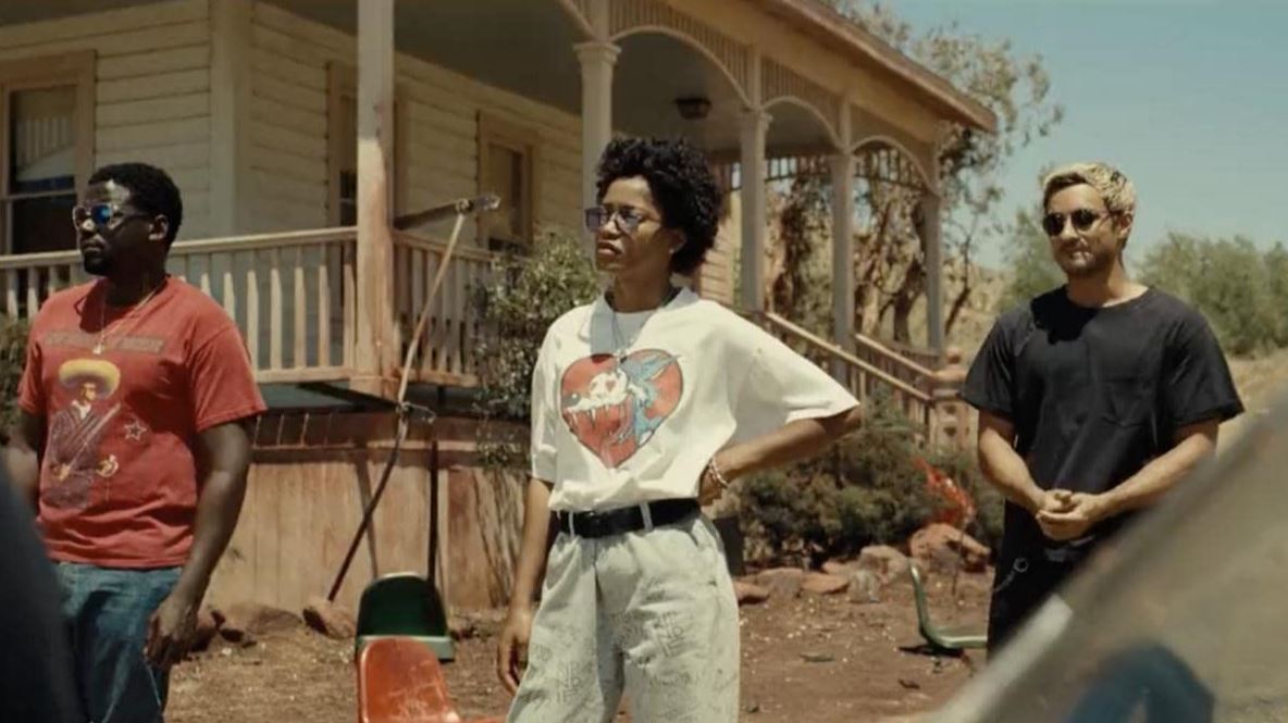 Όλοι μιλούν για τα '90s T-shirts του Nope