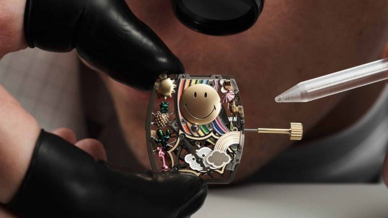 Ένα ρολόι που φτιάχτηκε για να χαμογελάς