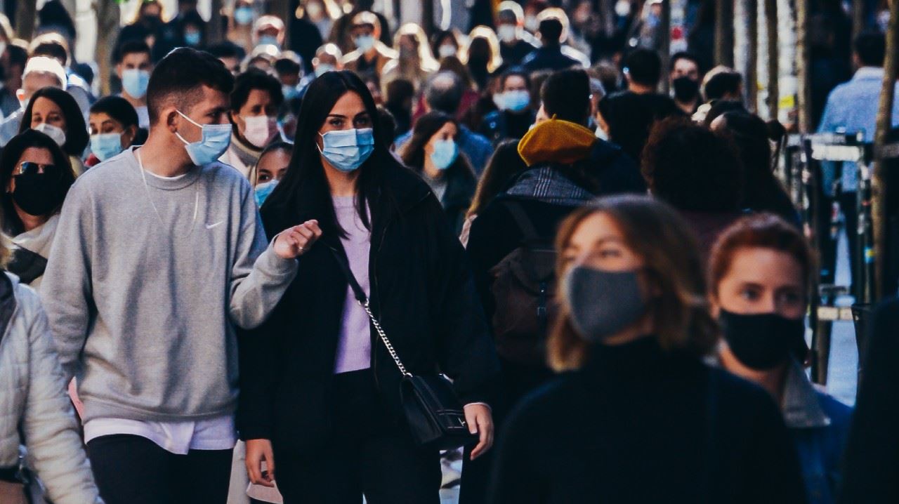 Κορονοϊός: Ανέβηκαν στα 3.407 τα νέα κρούσματα