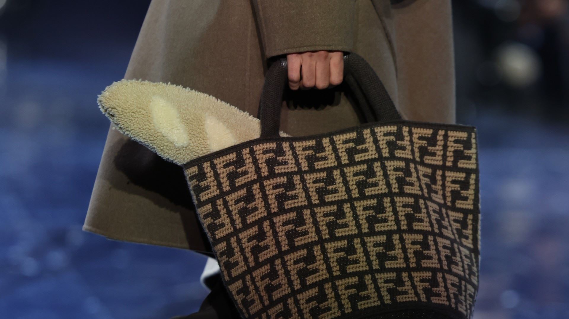 Θα κρατούσες ποτέ μία τσάντα που μοιάζει με φραντζόλα;