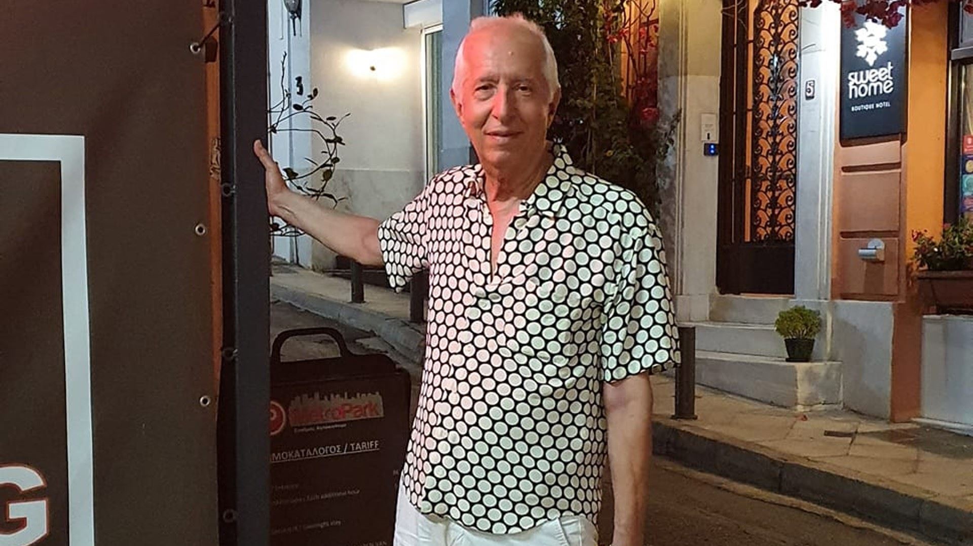 Αποχαιρετισμός στον Κωνσταντίνο Τζούμα, τον τελευταίο εστέτ των Αθηνών