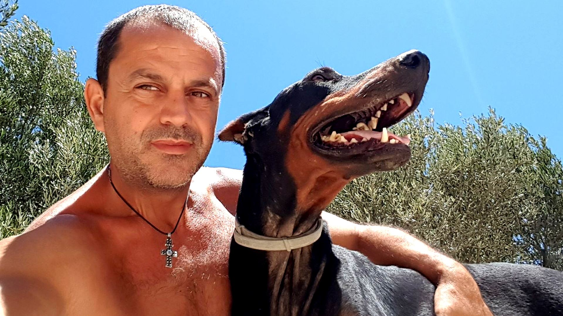 Ο Τάκης Προεστάκης στο καταφύγιό του στην Κρήτη έχει σώσει πάνω από 1000 ζώα