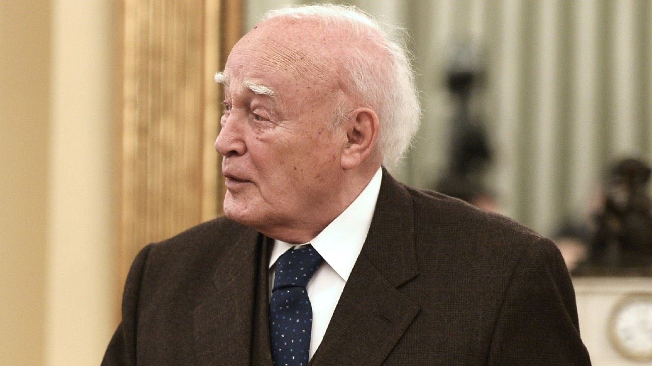 Ύστατο χαίρε στον Κάρολο Παπούλια