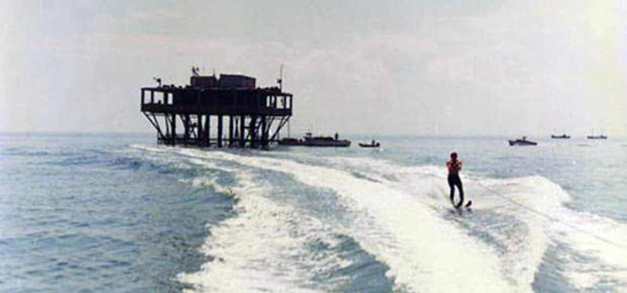 Η τρελή ιστορία του Νησιού των Τριαντάφυλλων