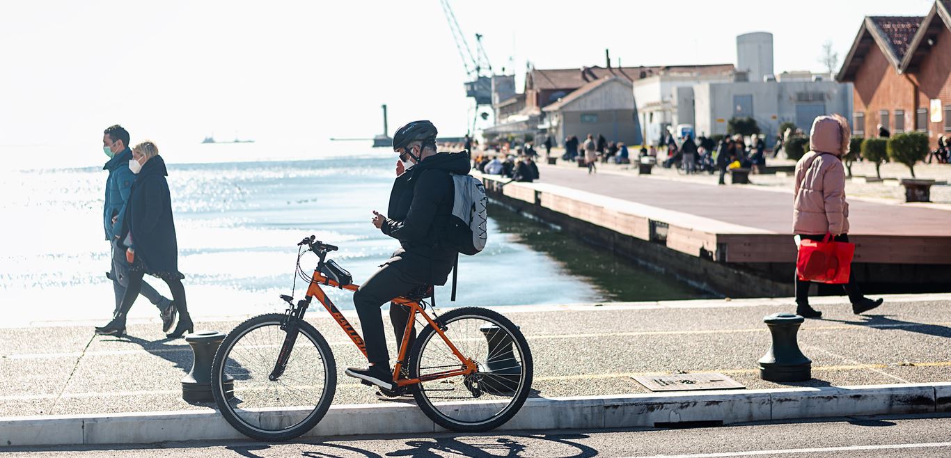 Οι λόγοι που δεν πέφτουν τα κρούσματα κορονοϊού