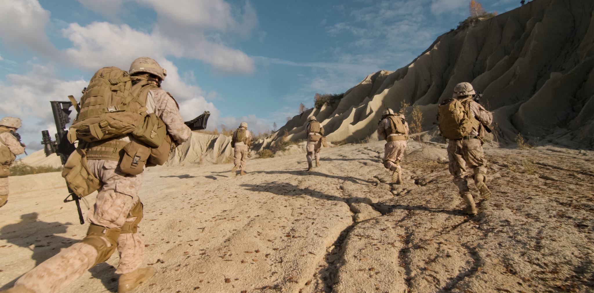 ΗΠΑ και Βρετανία εξαπέλυσαν πυραυλικά πλήγματα εναντίον των Χούθι, με αντίποινα απειλούν εκείνοι