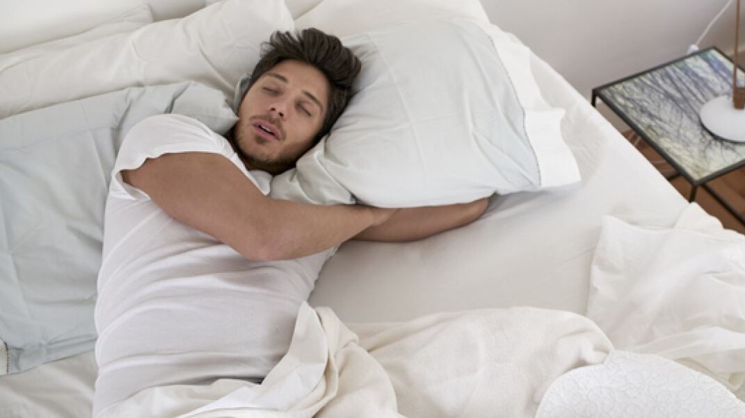 Πόσο ύπνο χρειάζεσαι για να παραμείνεις φρέσκος, σύμφωνα με το Harvard