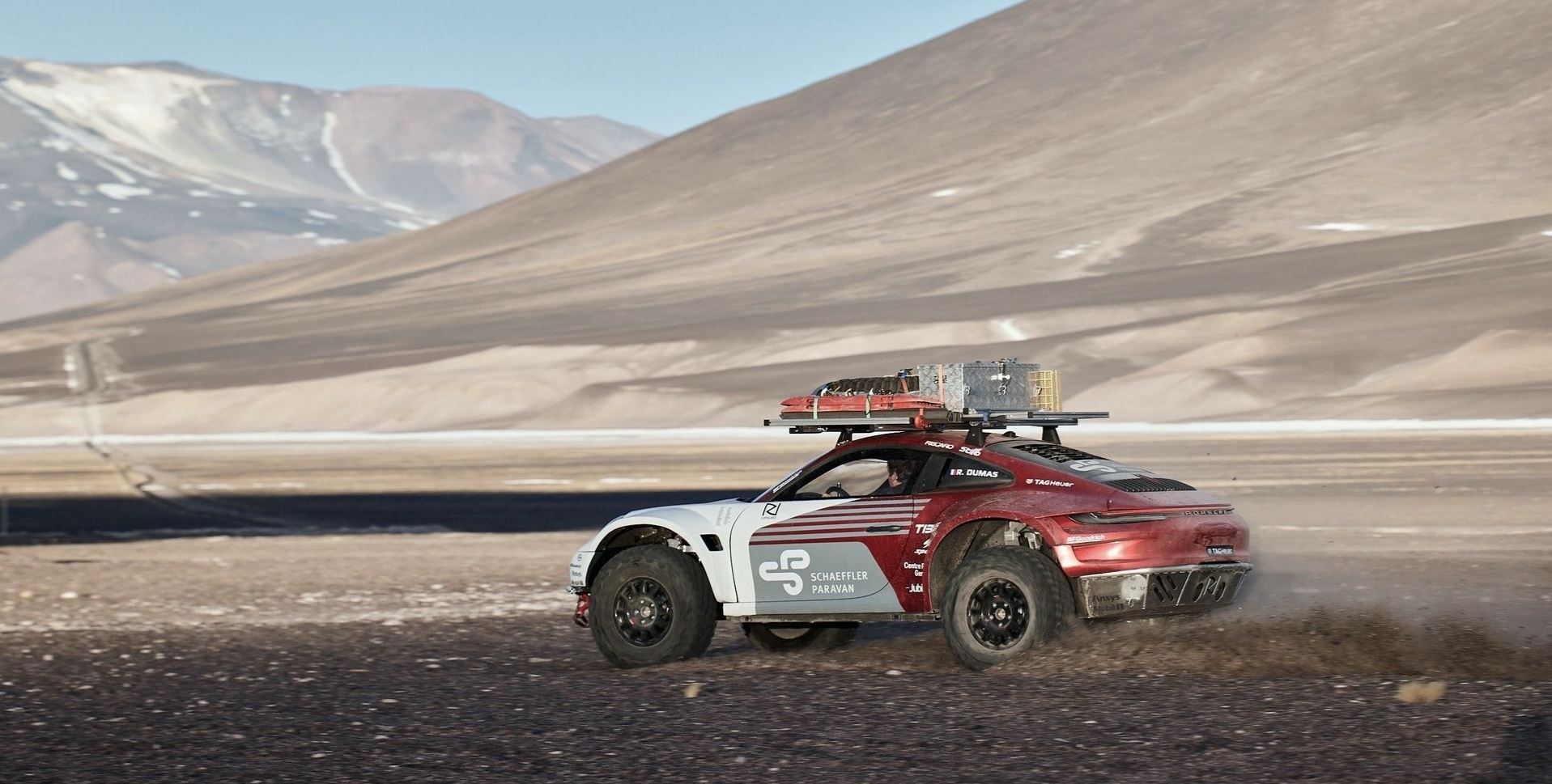 Μια Porsche 911 στο υψηλότερο ηφαίστειο του κόσμου