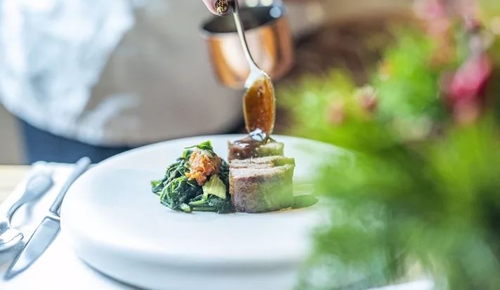 Νόστιμη απόδραση στη Ρόδο μέσω Γλυφάδας, με το εξαιρετικό 'Hellas'