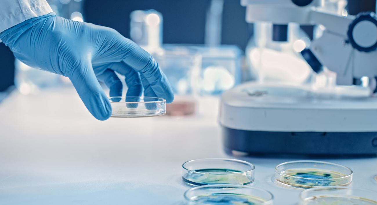 Η ελπιδοφόρα θεραπεία για τον κορονοϊό από την AbCellera