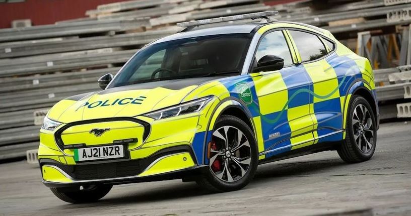 Πώς θα σώσουν την αστυνομία τα ηλεκτρικά αυτοκίνητα