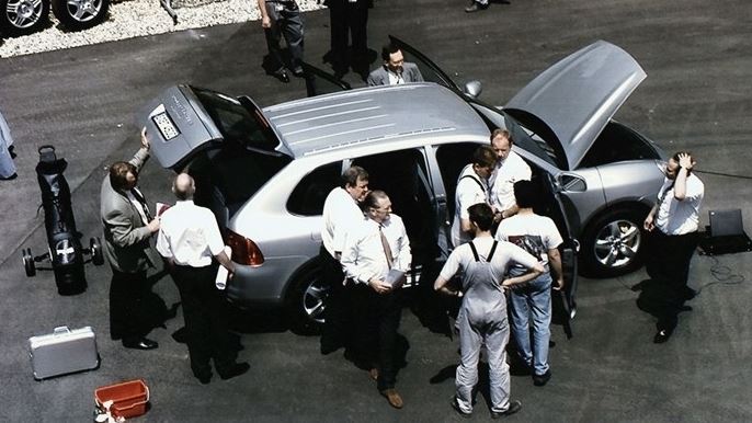 Η άγνωστη ιστορία πίσω από τα SUV της Porsche