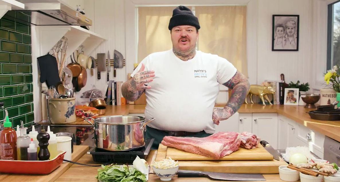 Όλοι βλέπουν το Just a Dash στο Youtube