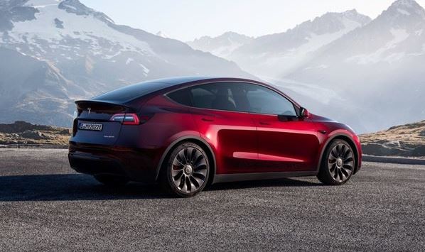 Η Tesla απέκτησε απίθανη brand ambassador-έγινε viral στους Ολυμπιακούς Αγώνες