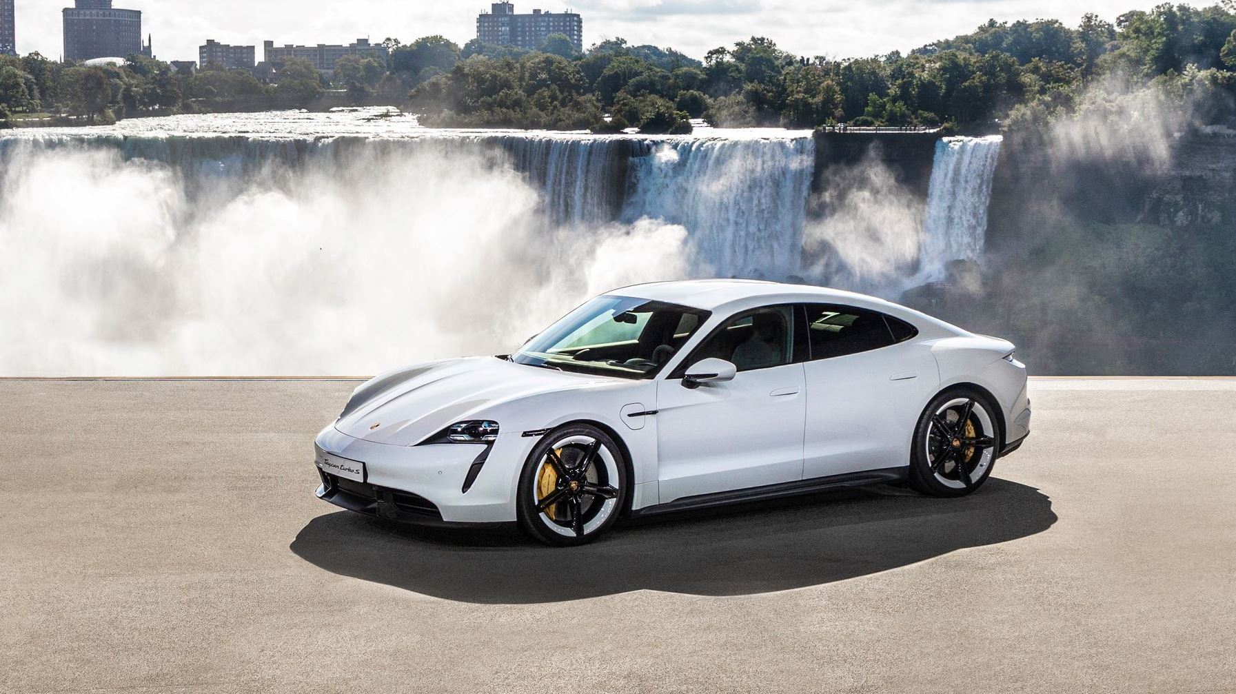 Η νέα Porsche Taycan διαλύει έναν από τους μύθους για τα ηλεκτρικά αυτοκίνητα