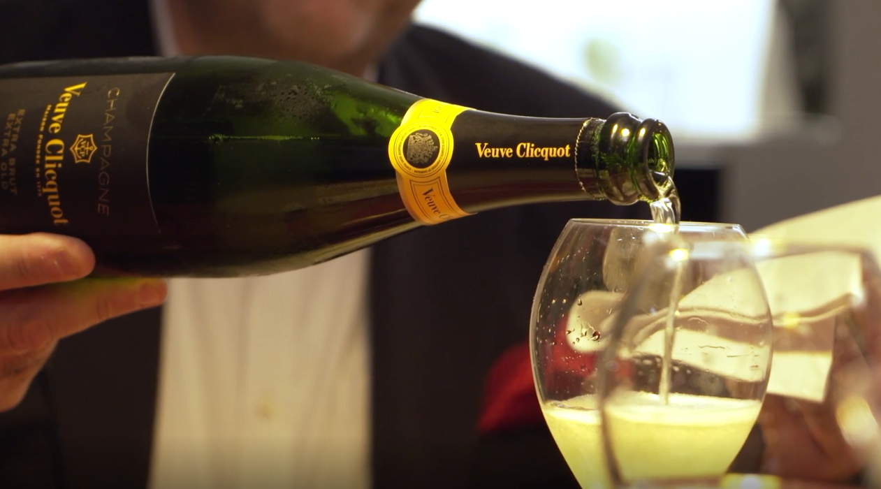 Veuve Clicquot Yellow Hour: Ο Ted Λέλεκας υποδέχεται τον Μιχάλη Νουρλόγλου