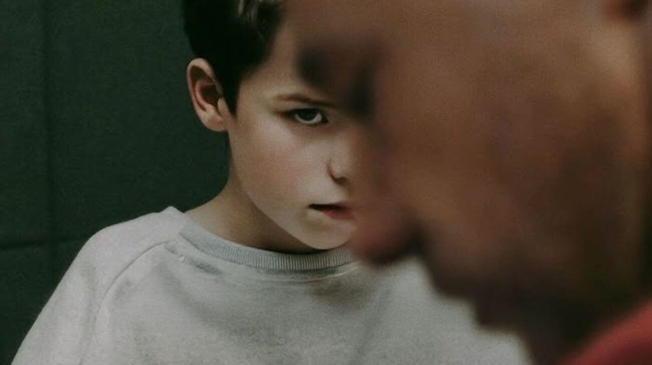 Τι μάθαμε από το Adolescence σχετικά με τους ψηφιακούς κινδύνους για τους εφήβους