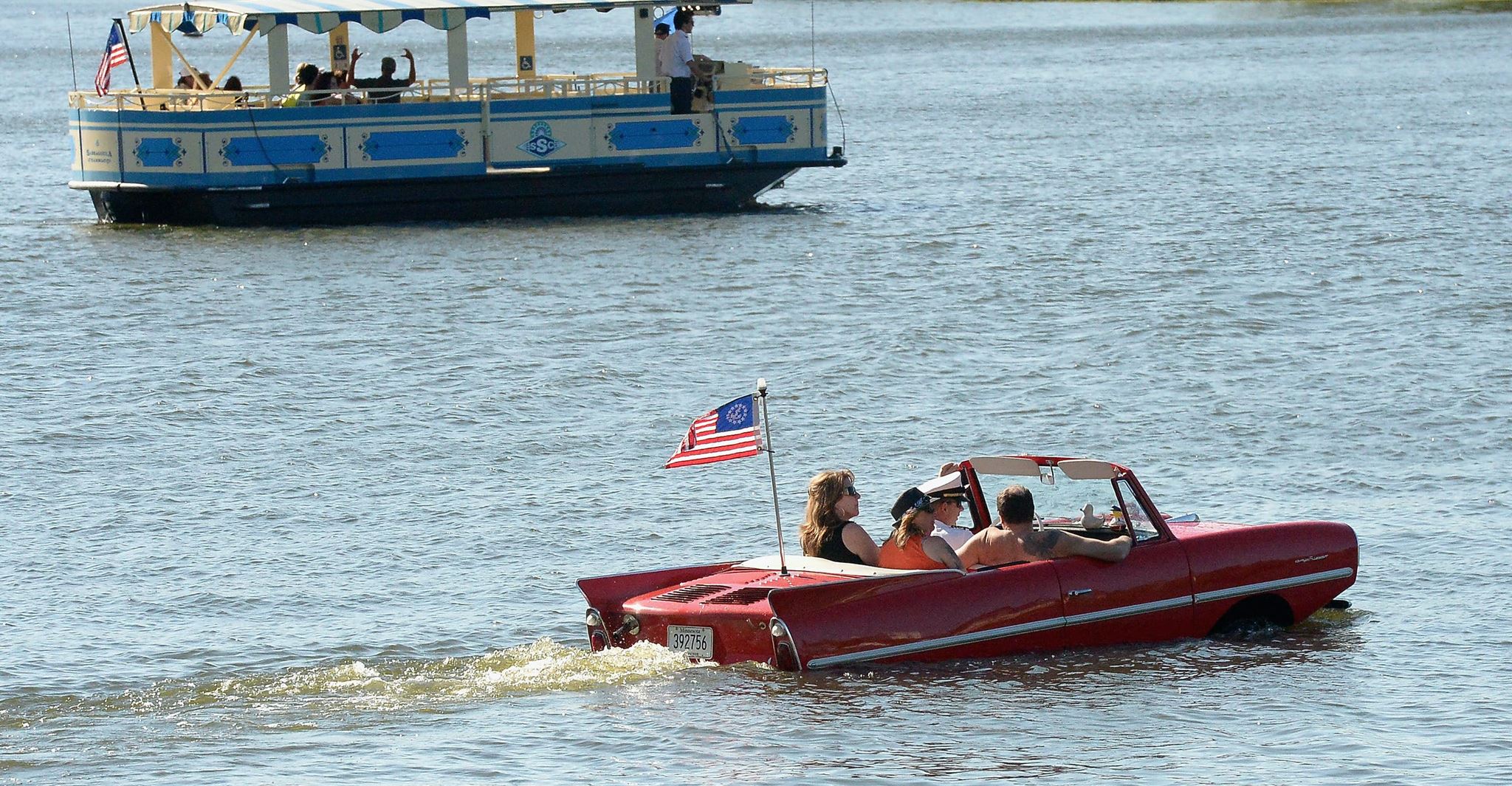 Το εξωφρενικό αμφίβιο αυτοκίνητο των 60s βγαίνει στο σφυρί