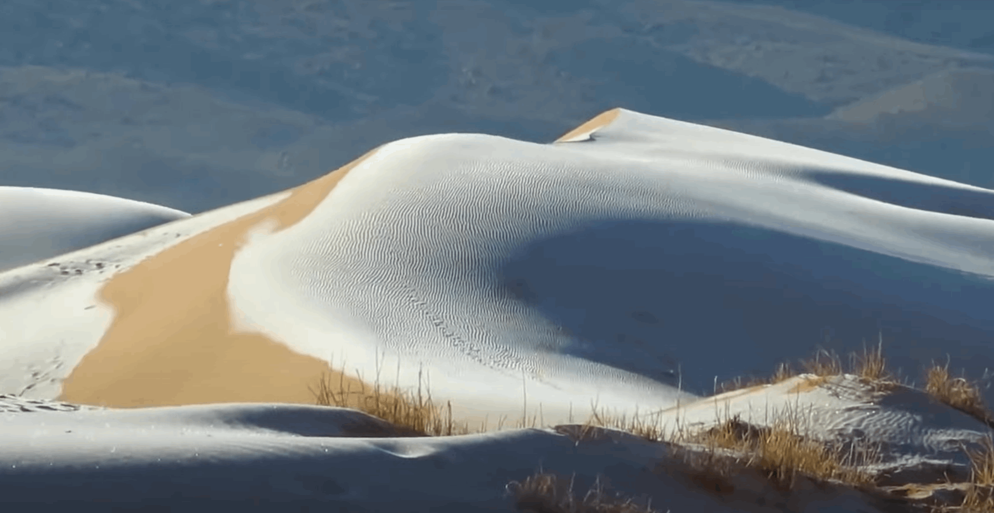 Το χιόνι σκέπασε την έρημο Σαχάρα