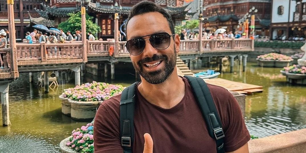 Δυσκολευτήκαμε να αναγνωρίσουμε τον Σάκη Τανιμανίδη 23 χρόνια πριν