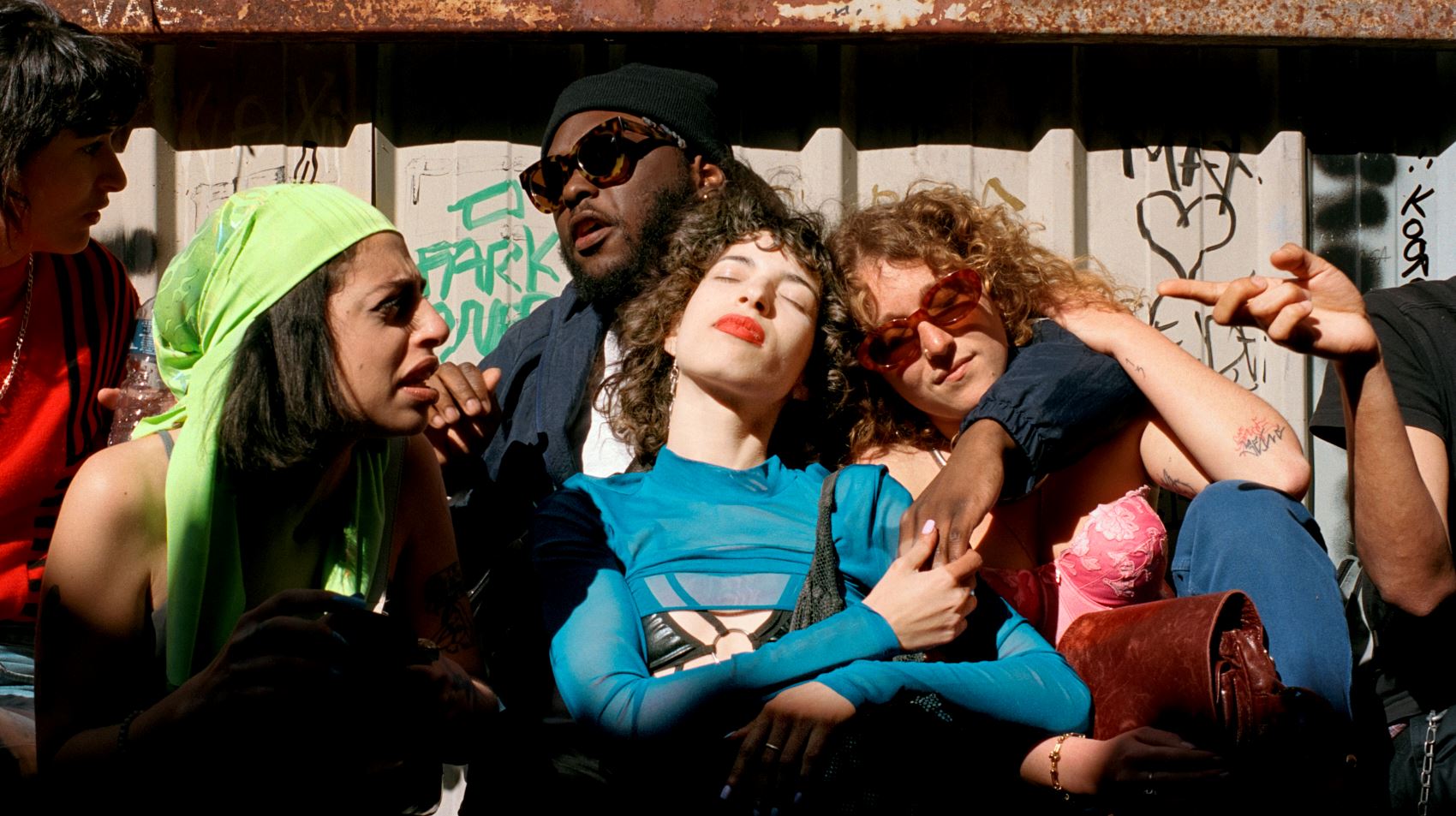 Η queer κουλτούρα ανθίζει σαν καλοκαιρινά λουλούδια