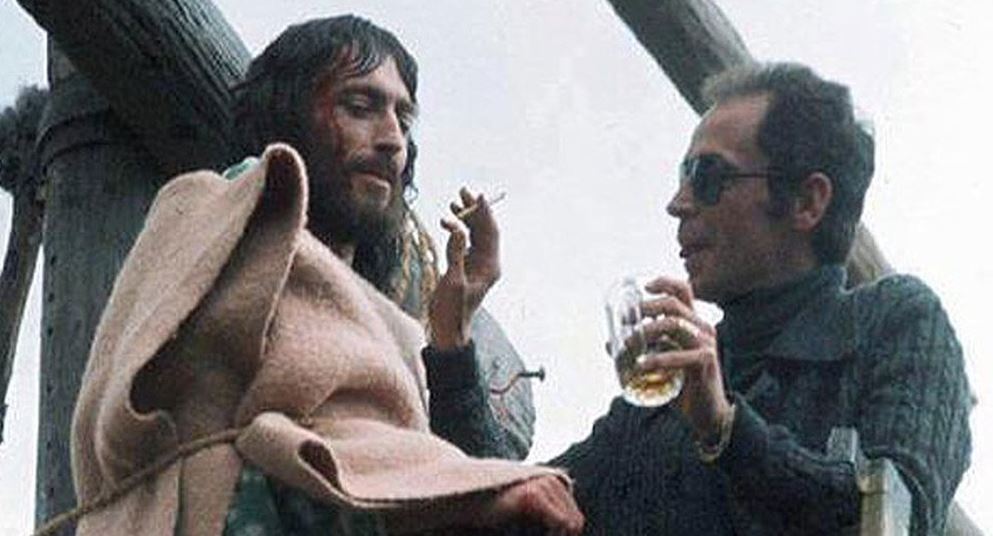 "Ο Ιησούς από τη Ναζαρέτ": Η ιστορία πίσω από τη σκηνή του Σταυρού