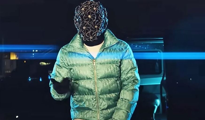 Λύνοντας το αίνιγμα του μασκοφόρου ράπερ Dide της Premier League