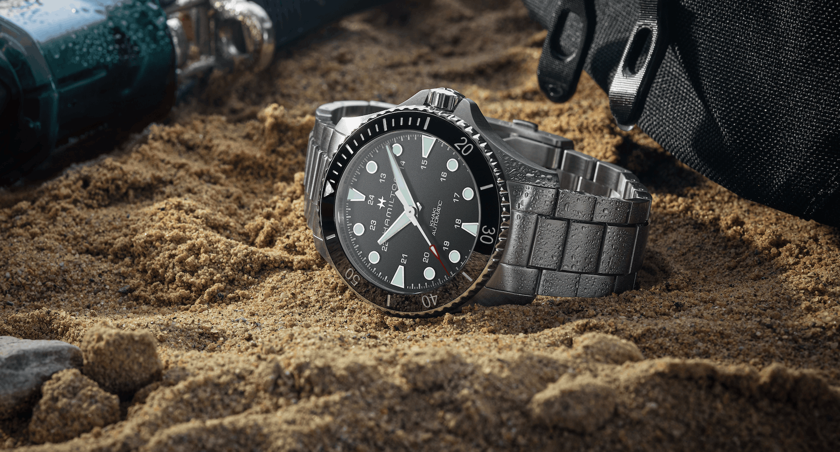 Στυλ εντός και εκτός νερού με το Khaki Navy Scuba